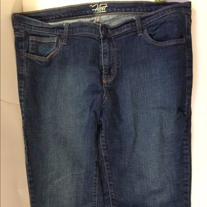 2 pair Old Navy Flirt Capri Denim Jeans so 16